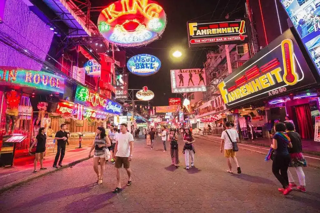  Pattaya’s Nightlife 