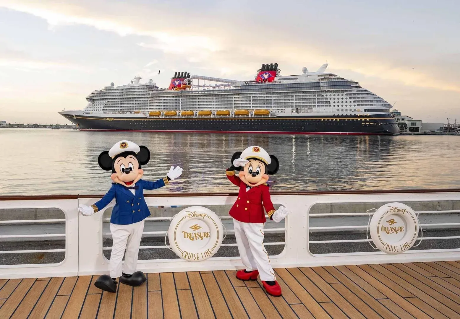 Disney Cruise Line services 