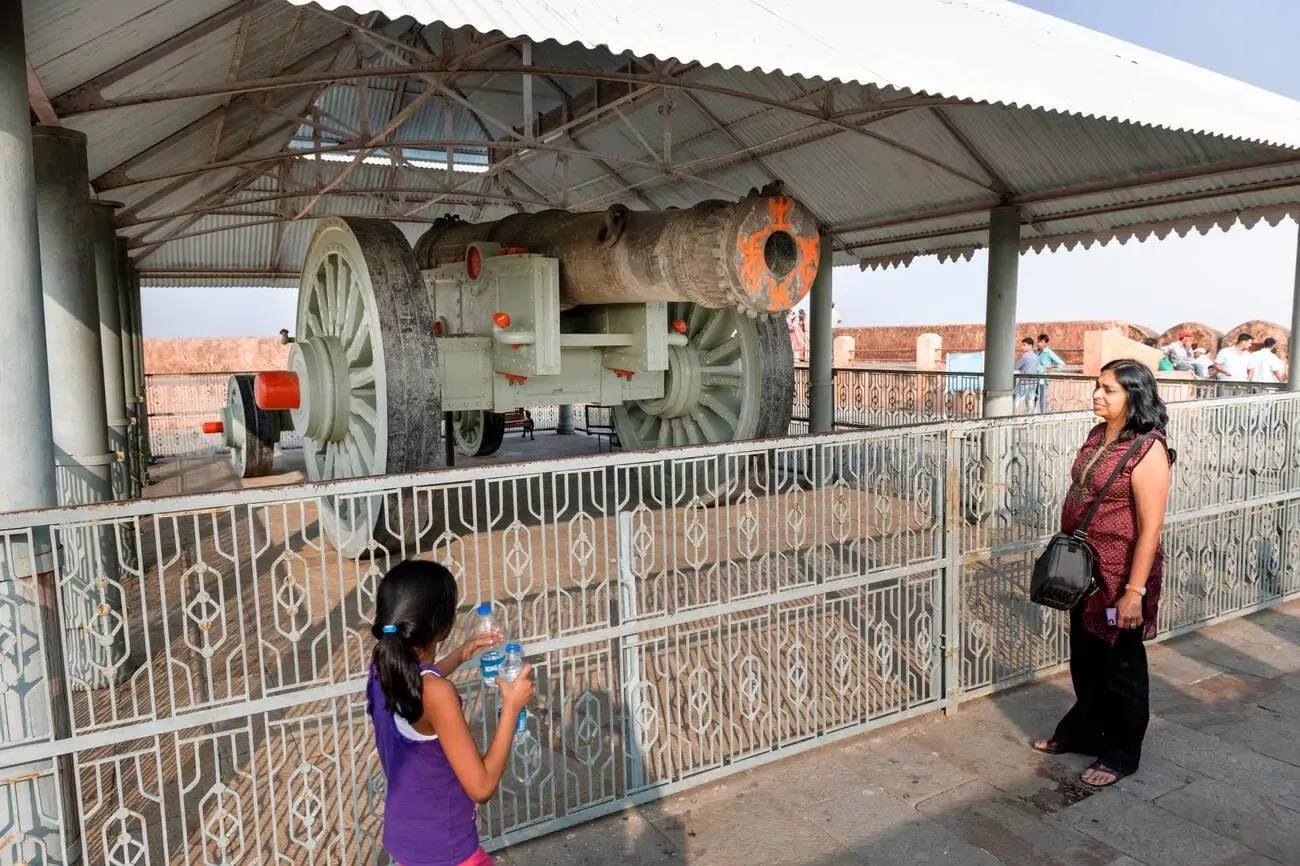 Jaigarh Fort & The World's Largest Cannon on Wheels