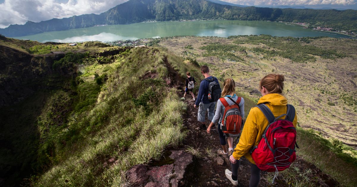 Intrepid-Travel-bali_mt_batur_hikers-1.jpg