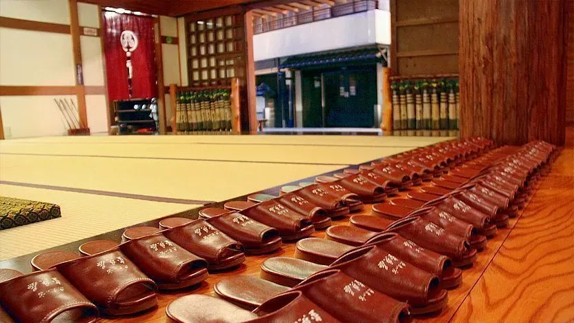 Wearing your shoes indoors japan