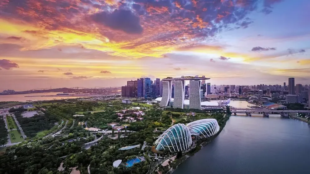 7 Mistakes Tourists Make When Visiting Singapore in 2026 (And How to Avoid Them)