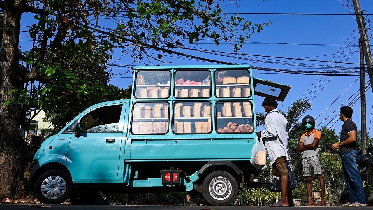Try the Famous Tuk Tuk Bakery (Ella & Kandy)
