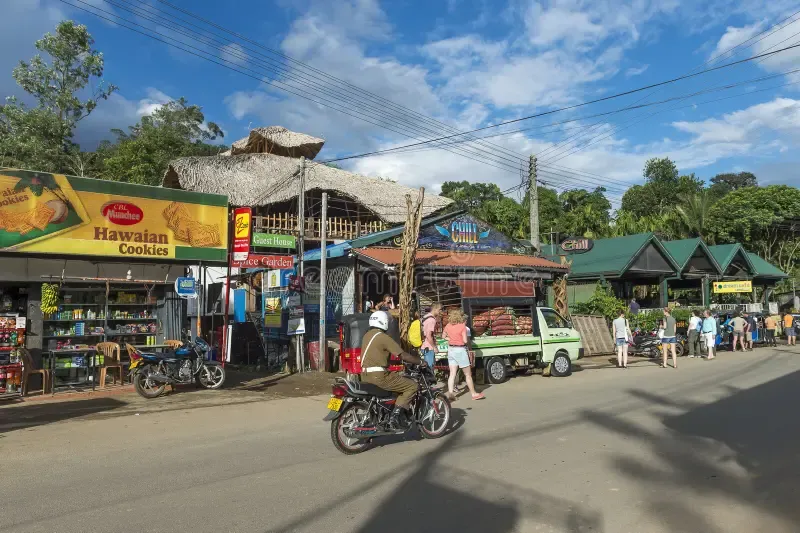 Street Shopping in Ella - Buy Real Cinnamon