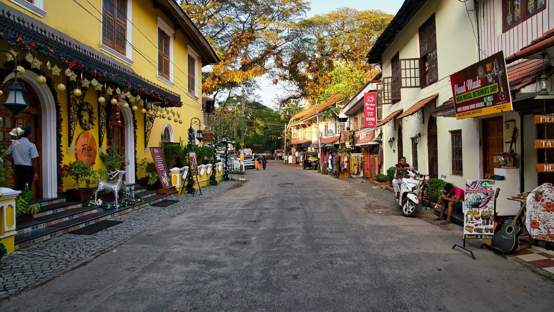  Historic Streets of Fort Kochi